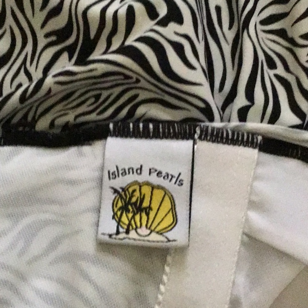 Bathing suit - Picture 3 of 3
